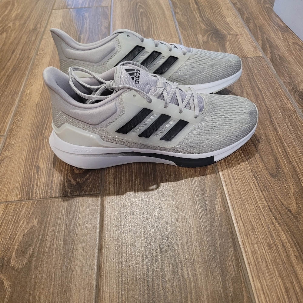 Adidas EQ 21 Size 9